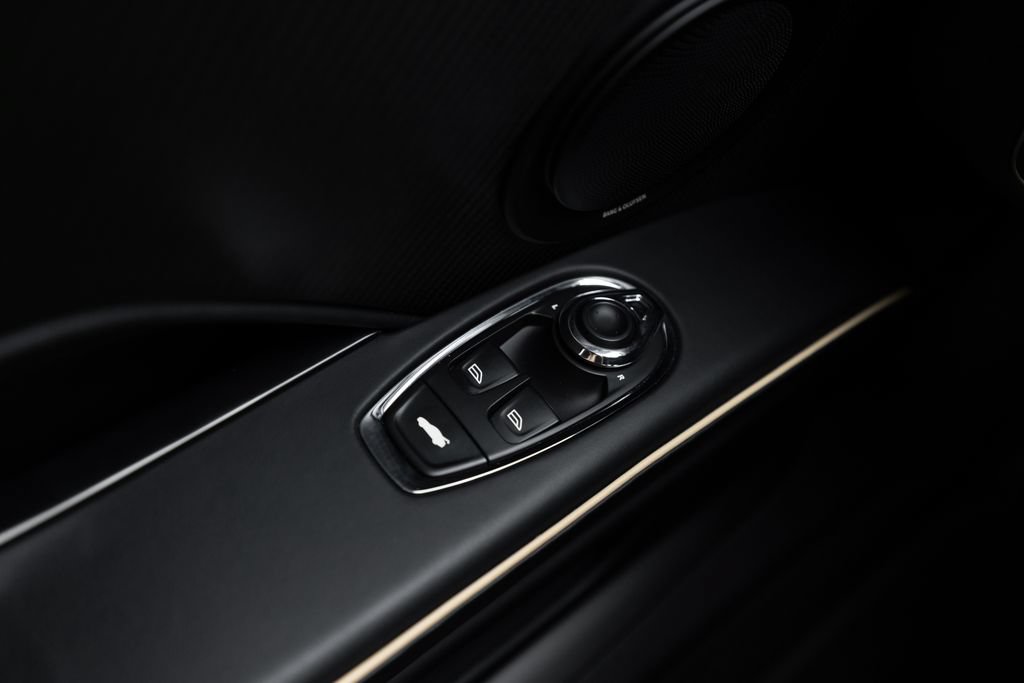 Used 2023 Aston Martin DBS Superleggera Volante RWD image 43