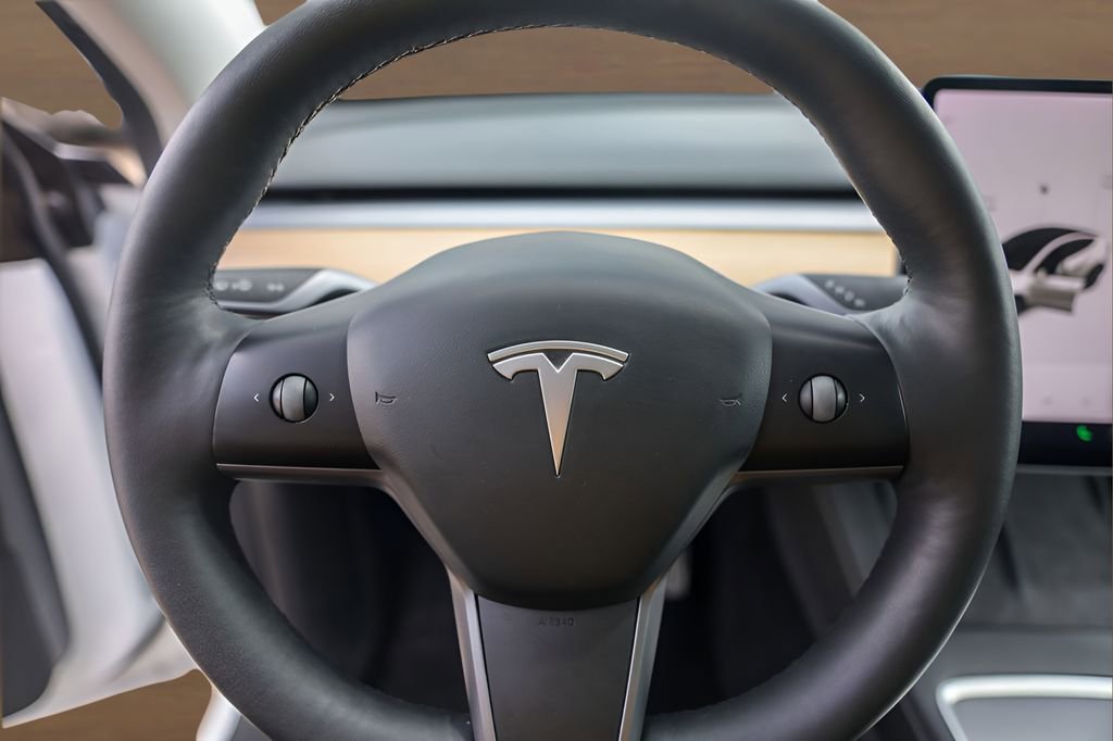 Used 2021 Tesla Model Y Long Range AWD/4WD image 11