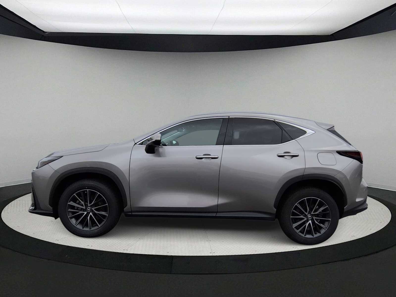 Used 2024 Lexus NX 350h AWD image 5