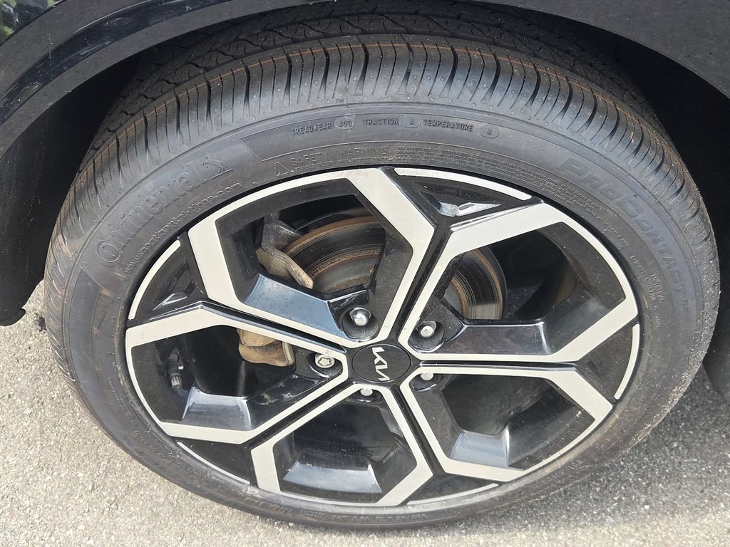 Used 2023 Kia Niro SX Touring FWD image 9