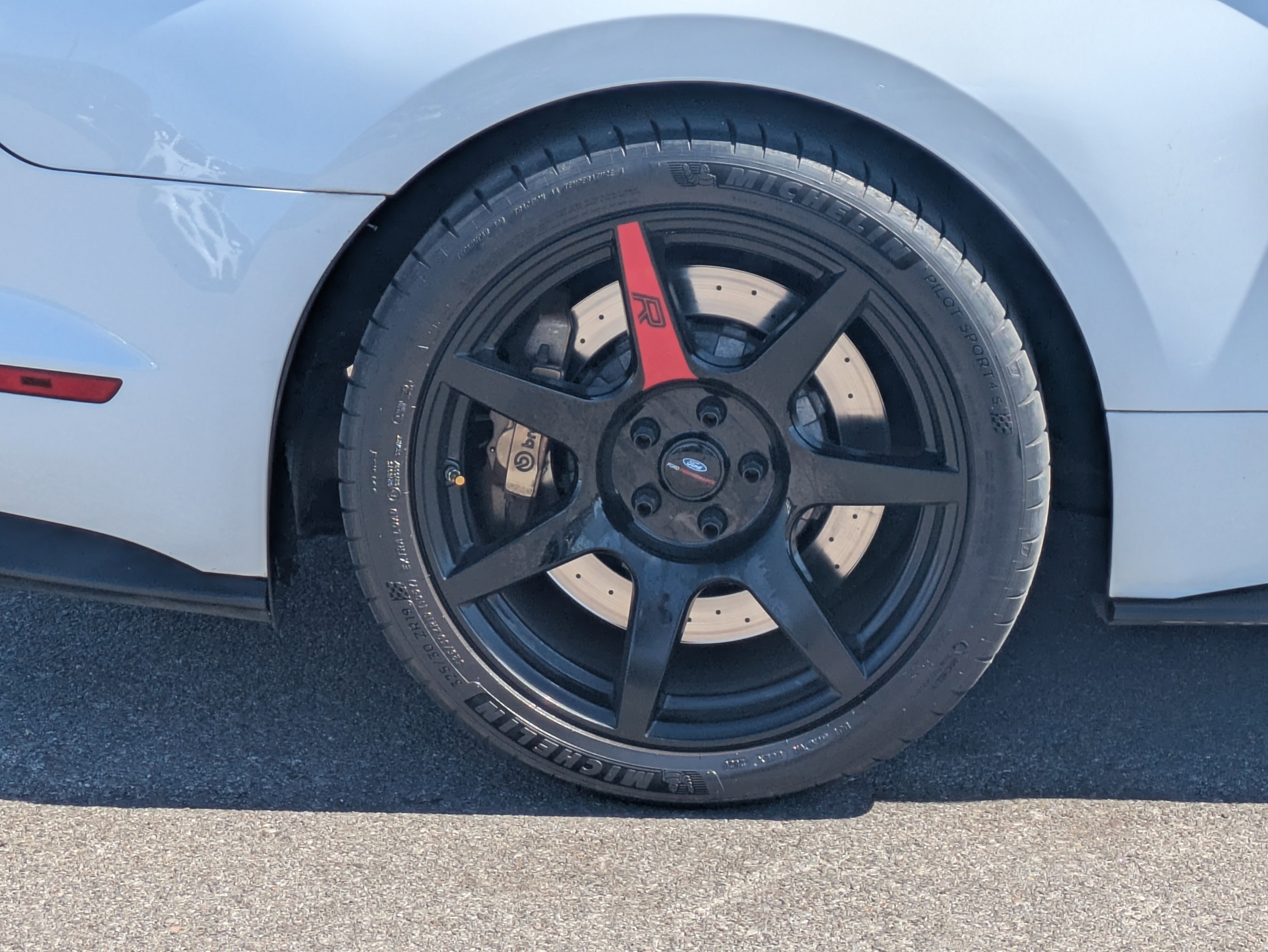 Used 2017 Ford Mustang Shelby GT350 image 9