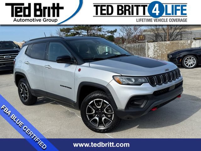 Used 2025 Jeep Compass Trailhawk AWD/4WD image 1