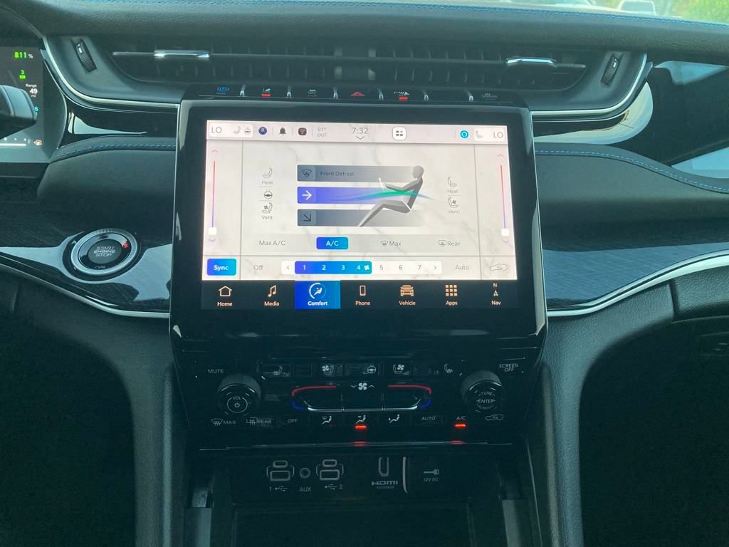 New 2024 Jeep Grand Cherokee Trailhawk w/ Advanced Protech Group II image 23