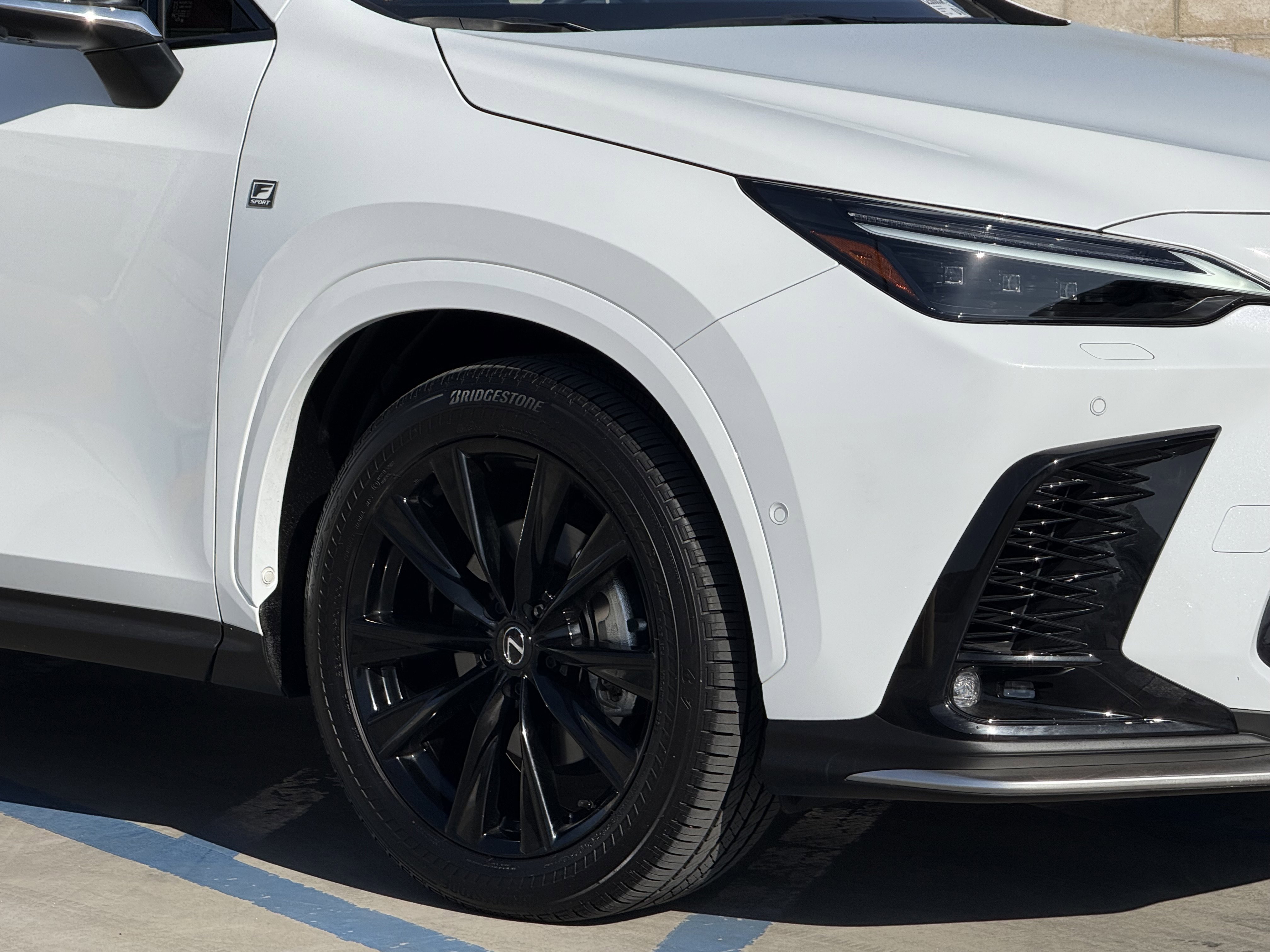 Certified 2025 Lexus NX 450h+ F Sport image 4