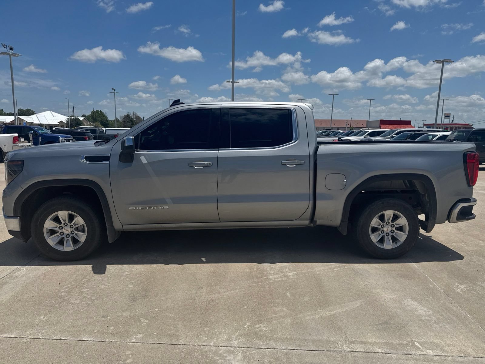 Used 2024 GMC Sierra 1500 SLE RWD image 7