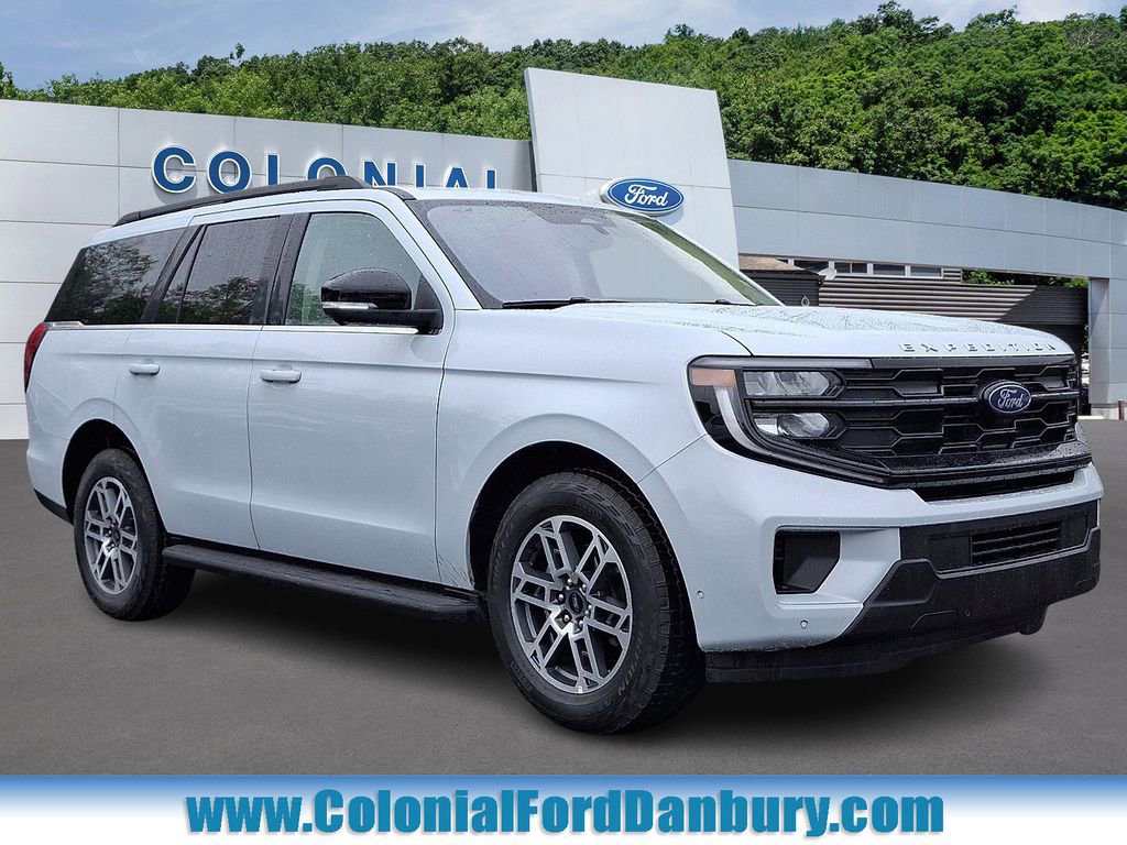 Used 2025 Ford Expedition Active AWD/4WD image 1