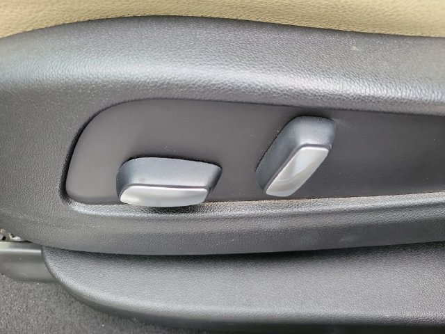 Used 2019 Cadillac XT5 FWD image 7