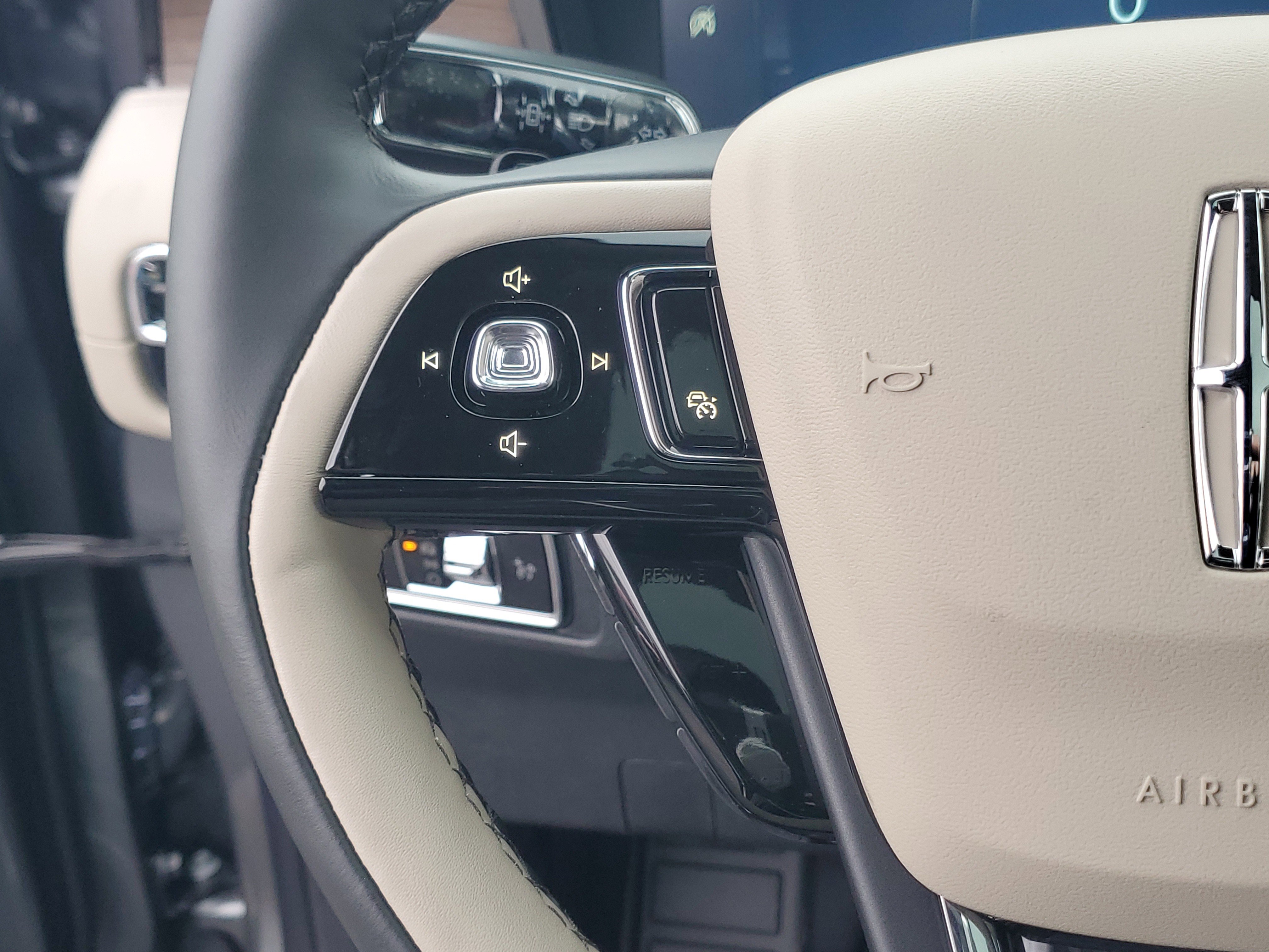 New 2026 Lincoln Corsair Reserve w/ Jet Appearance Package image 17