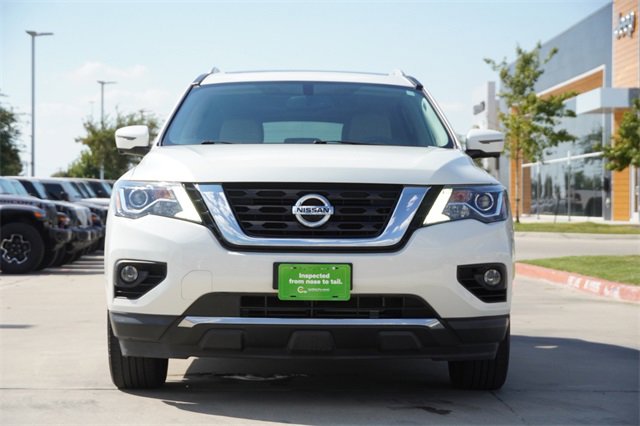 Used 2018 Nissan Pathfinder Platinum image 2