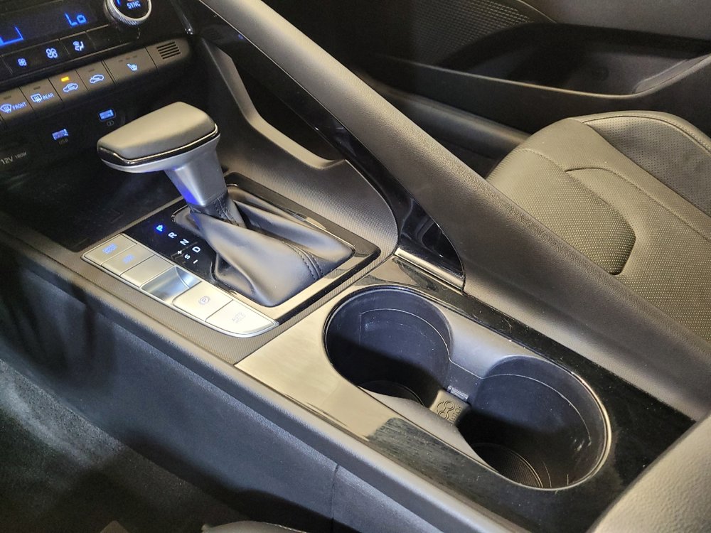 Used 2021 Hyundai Elantra Limited FWD image 26