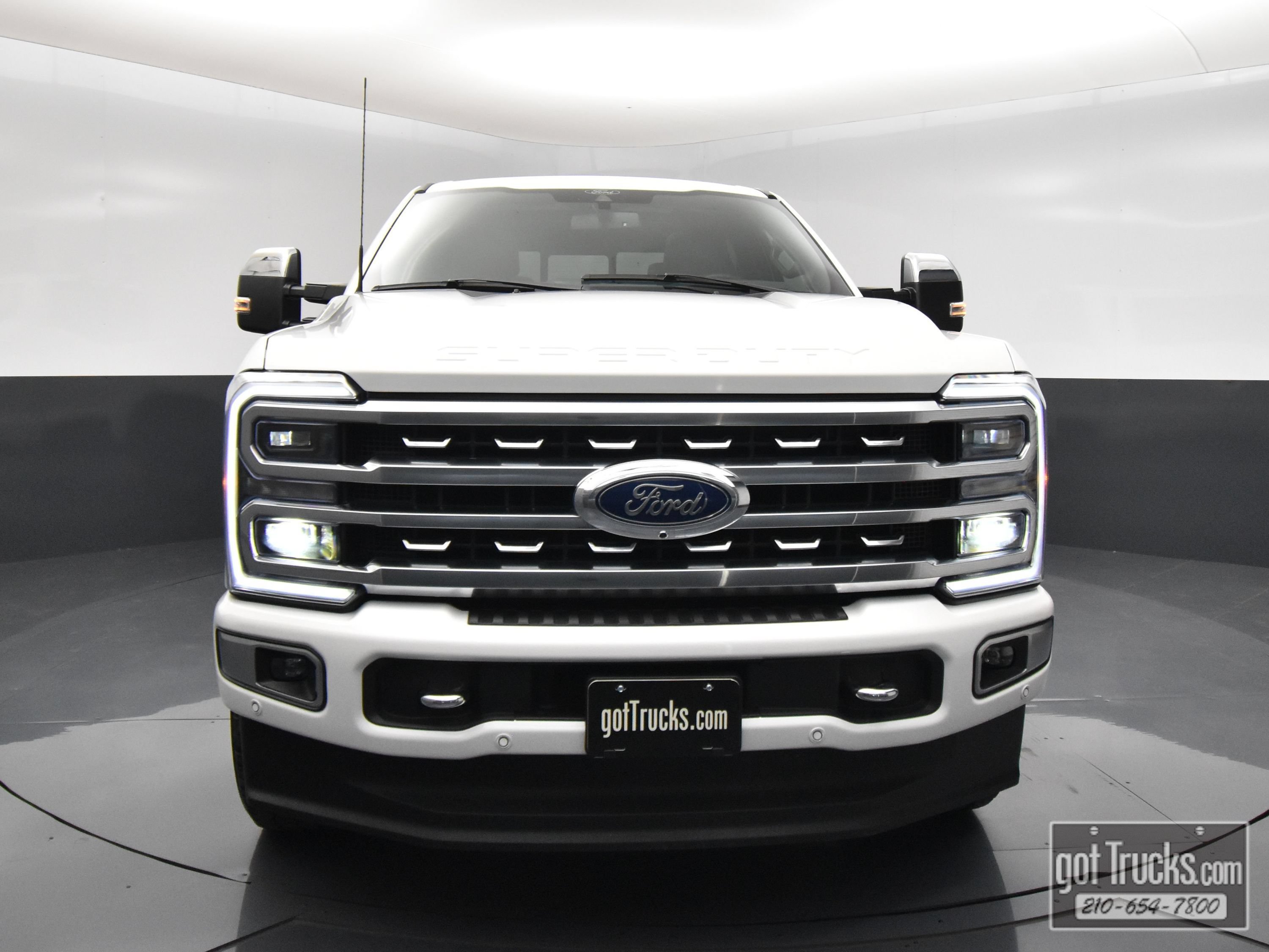 Used 2024 Ford F250 Platinum w/ FX4 Off-Road Package AWD/4WD image 52