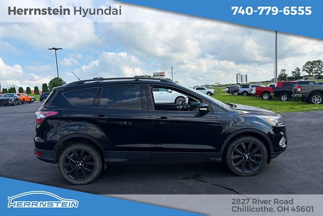 Used 2017 Ford Escape Titanium AWD/4WD image 31