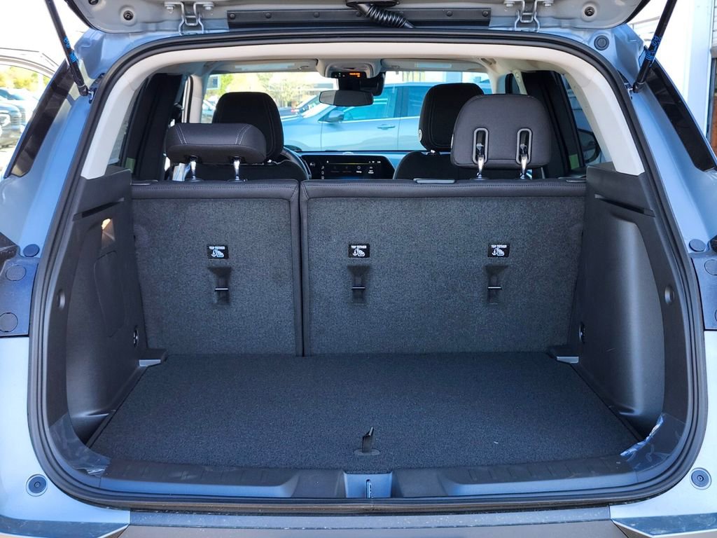 New 2026 Chevrolet TrailBlazer LT w/ LT Cold Weather Package FWD image 29