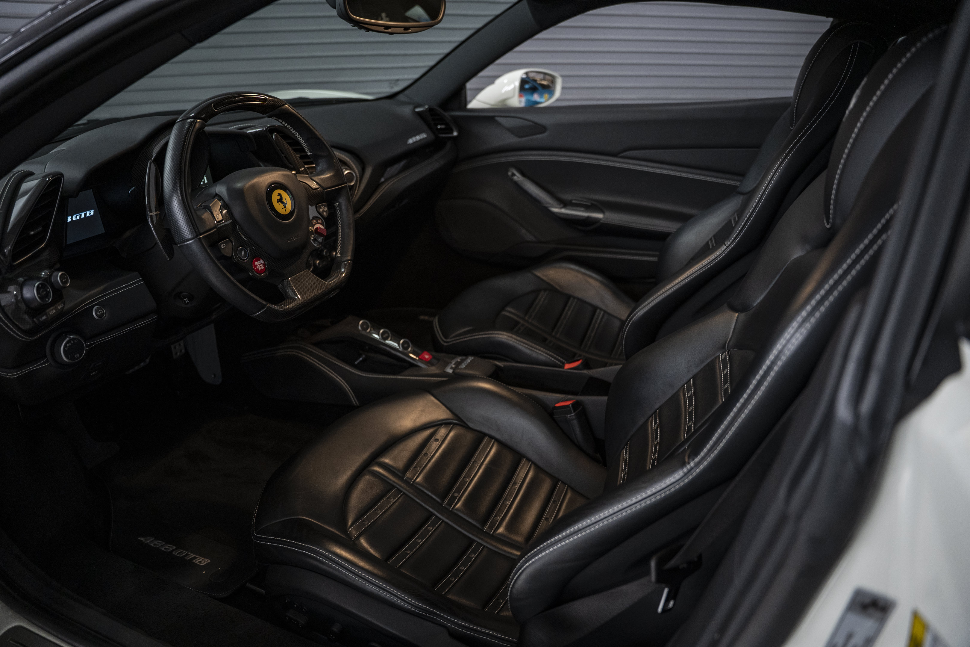 Used 2018 Ferrari 488 GTB RWD image 26