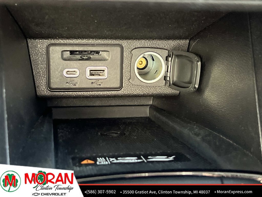 Certified 2023 Chevrolet Bolt EUV LT w/ Comfort Package FWD image 25