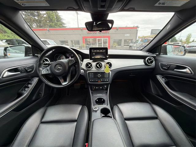 Used 2017 Mercedes-Benz GLA 250 4MATIC image 26