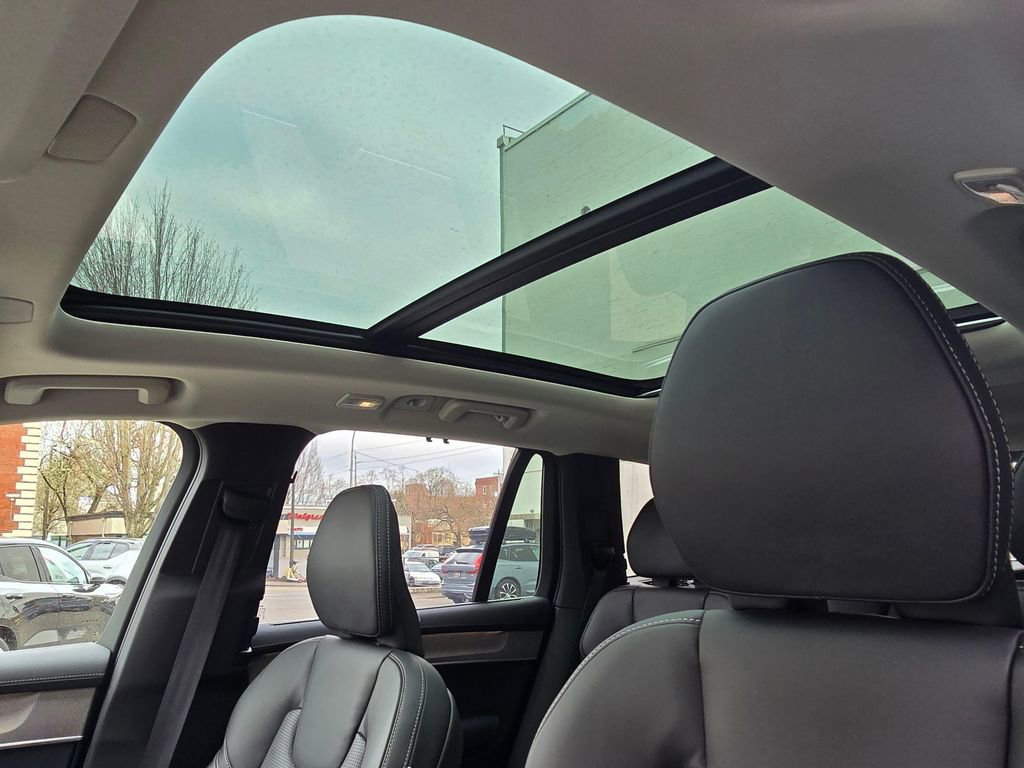 New 2026 Volvo XC90 T8 Ultra w/ Protection Package image 25