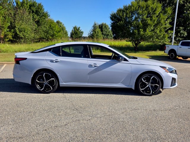 New 2026 Nissan Altima 2.5 SR w/ SR Premium Package FWD image 15