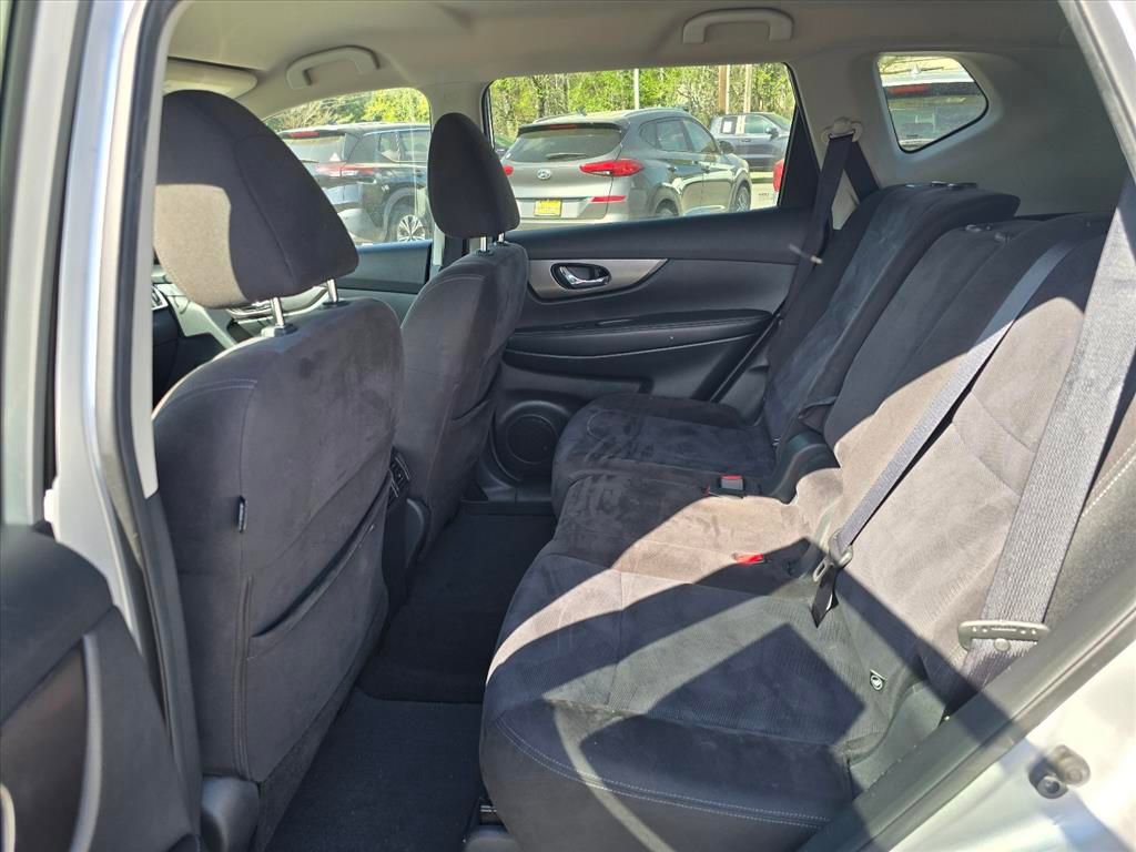 Used 2015 Nissan Rogue SV image 12