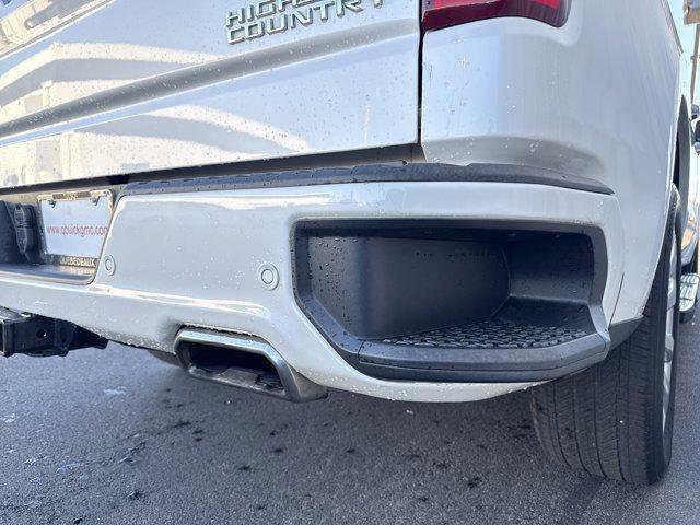 Used 2019 Chevrolet Silverado 1500 High Country w/ Technology Package image 12