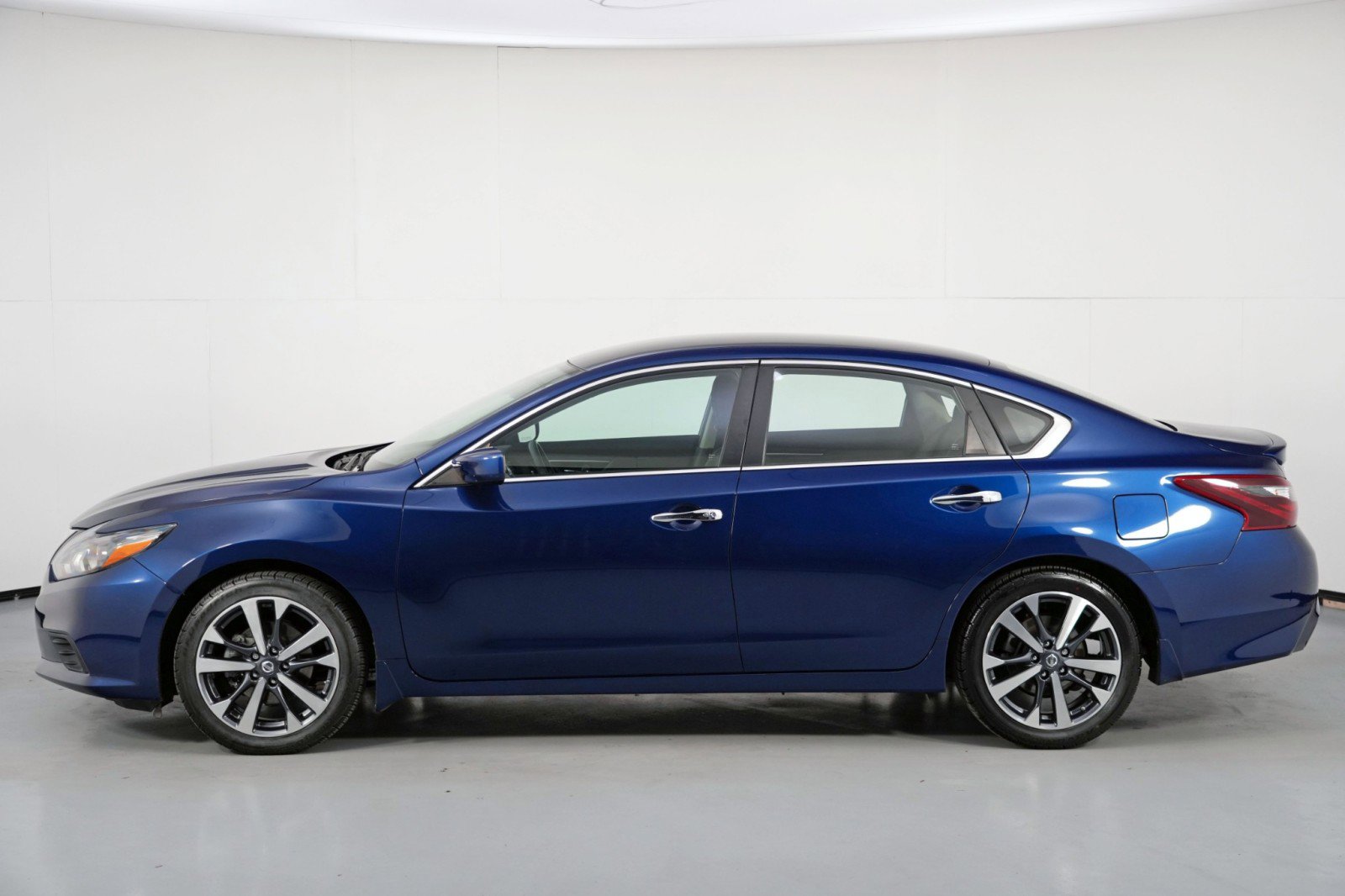 Used 2017 Nissan Altima 2.5 SR image 42