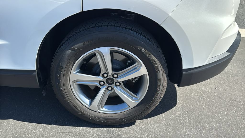 Certified 2024 Ford Edge SEL w/ Convenience Package AWD/4WD image 8