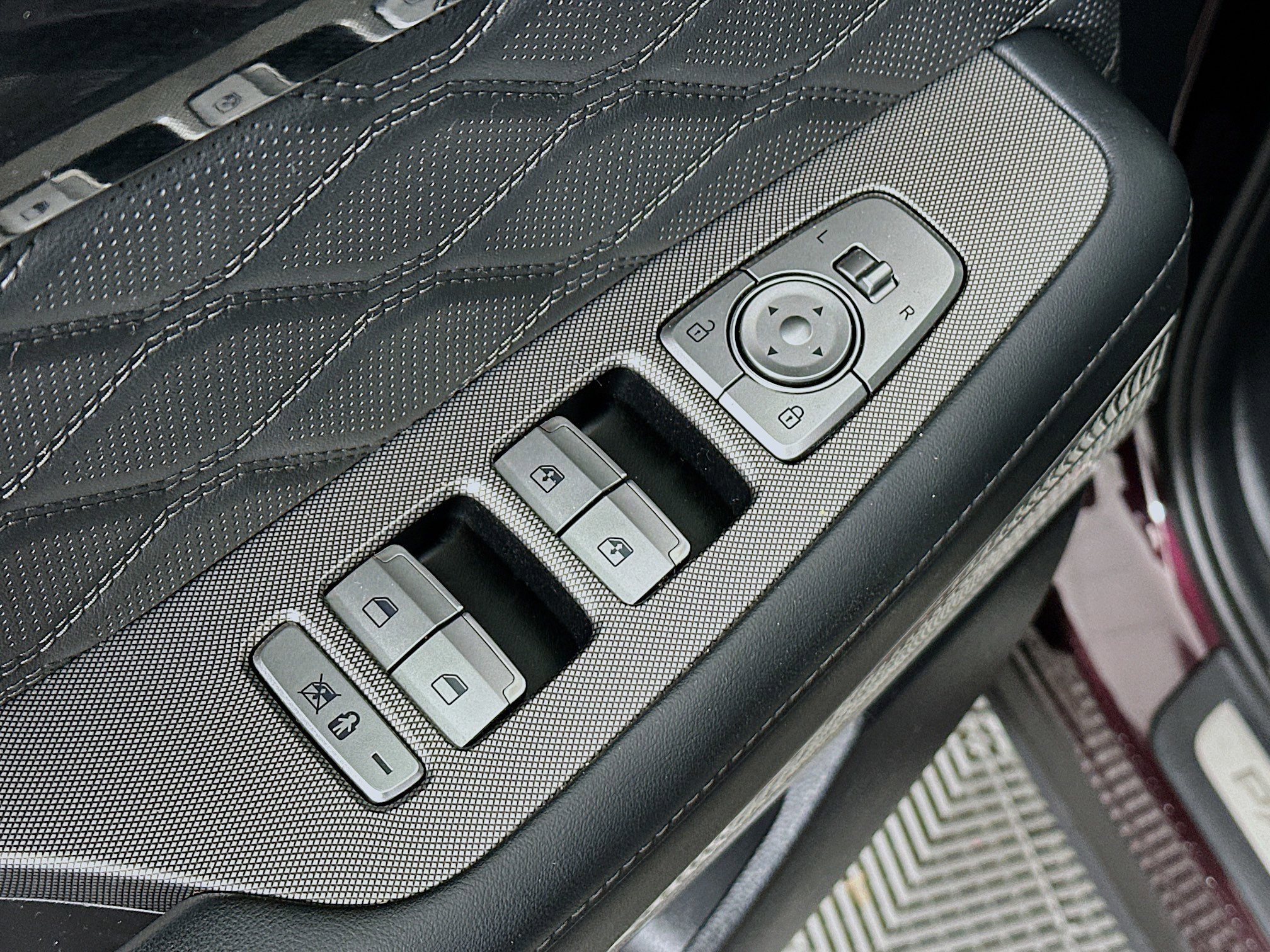 Used 2022 Hyundai Palisade Calligraphy image 15