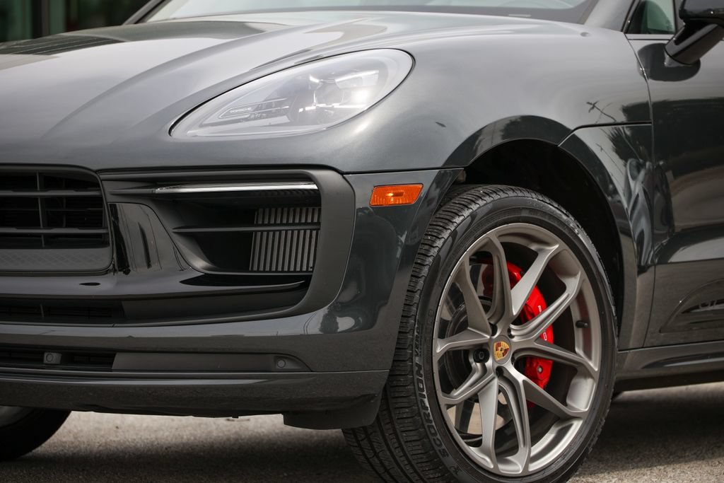 Certified 2025 Porsche Macan GTS AWD/4WD image 9