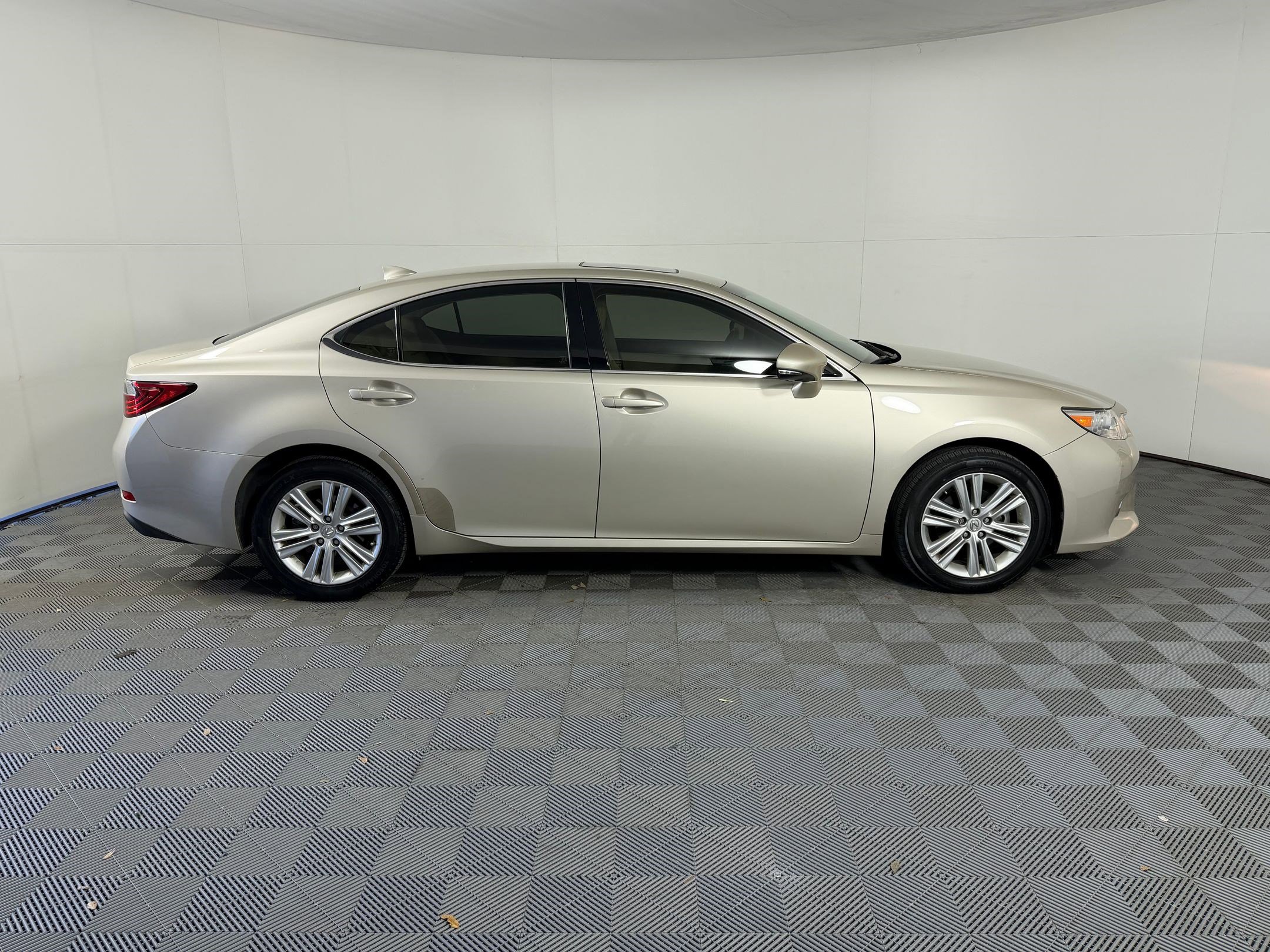 Used 2015 Lexus ES 350 image 8