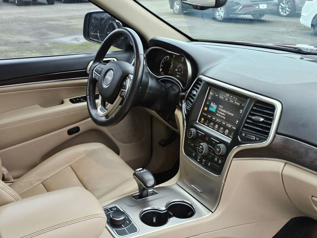 Used 2014 Jeep Grand Cherokee Limited w/ Luxury Group II image 11