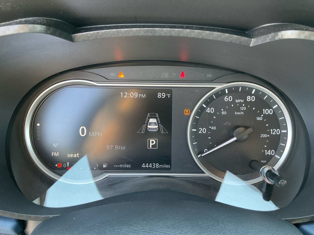 Used 2025 Nissan Versa SV FWD image 18
