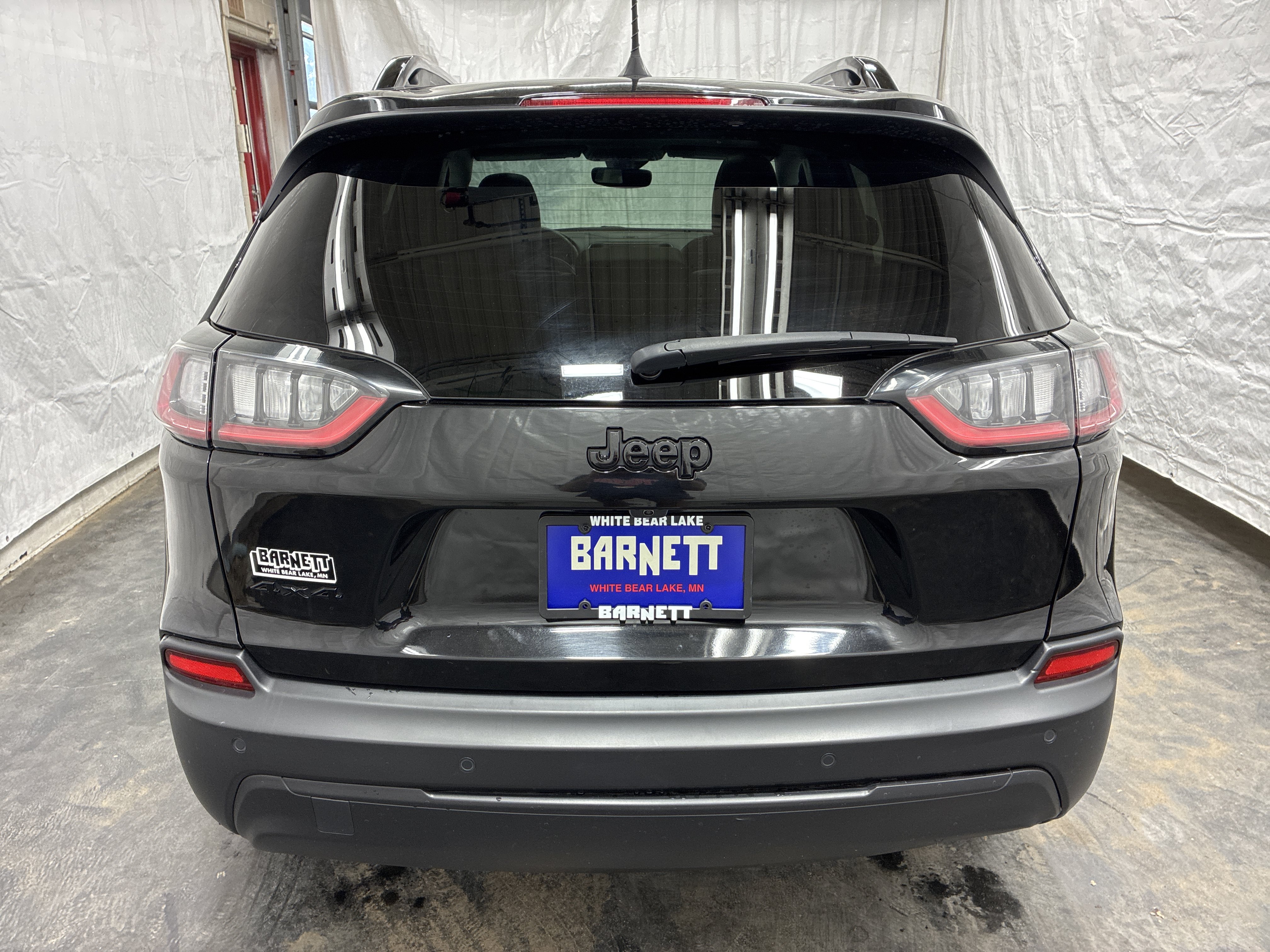 Certified 2023 Jeep Cherokee Altitude Lux w/ Lux Elite Package AWD/4WD image 9