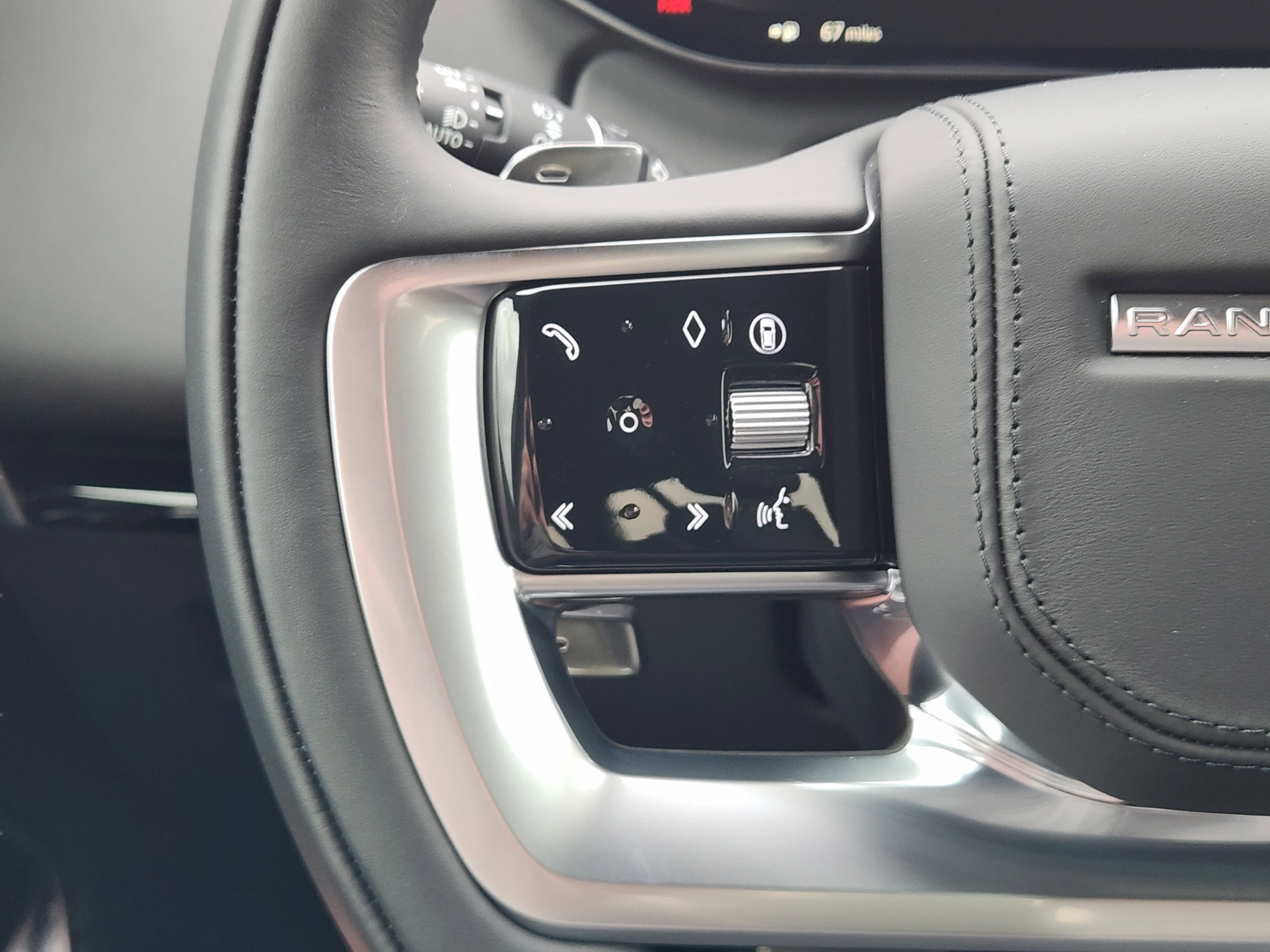 New 2026 Land Rover Range Rover SE AWD/4WD image 22
