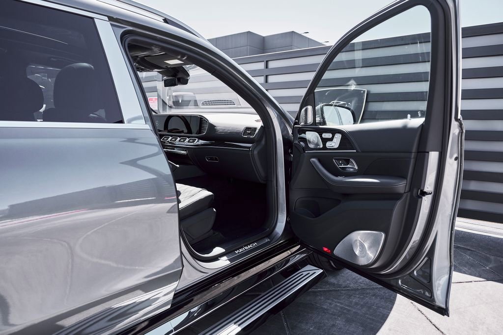 Used 2026 Mercedes-Benz Maybach GLS 600 4MATIC image 25