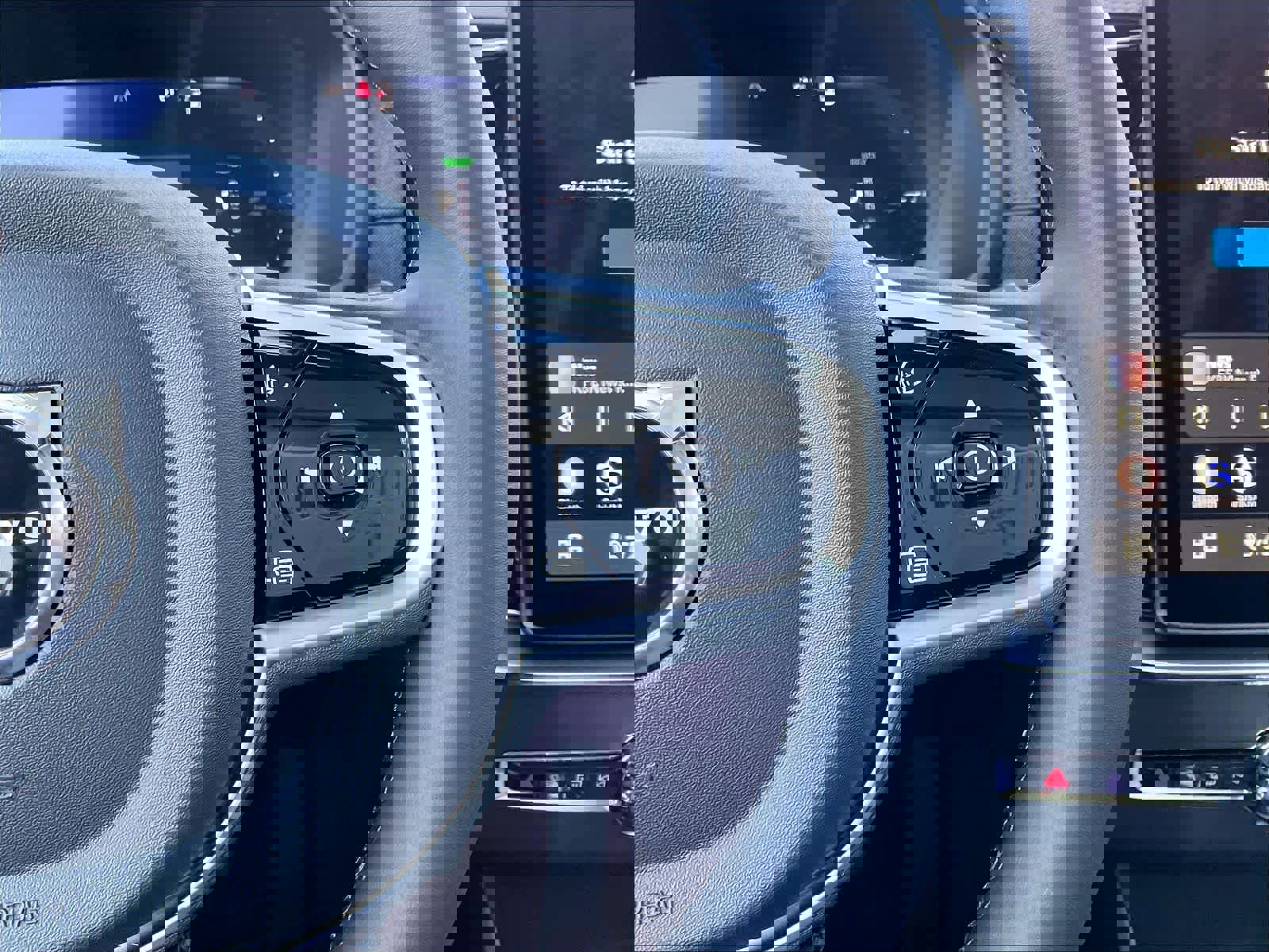 New 2026 Volvo XC90 T8 Plus w/ Protection Package image 18