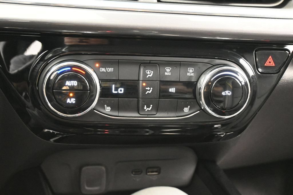 Used 2025 Chevrolet Trax ACTIV FWD image 20
