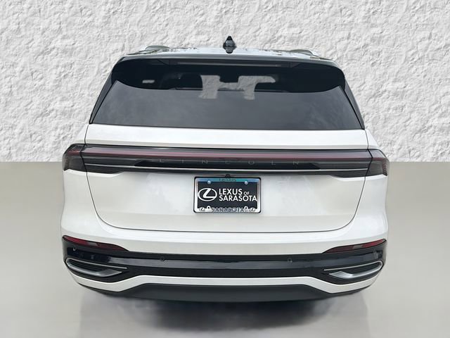 Used 2024 Lincoln Nautilus Reserve image 4