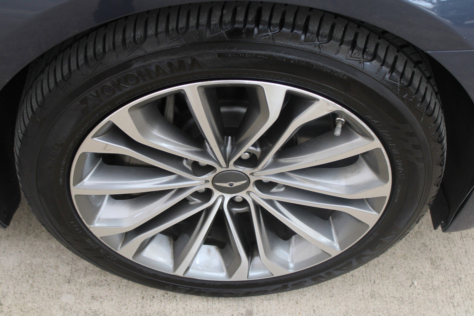 Used 2015 Hyundai Genesis 3.8 image 30