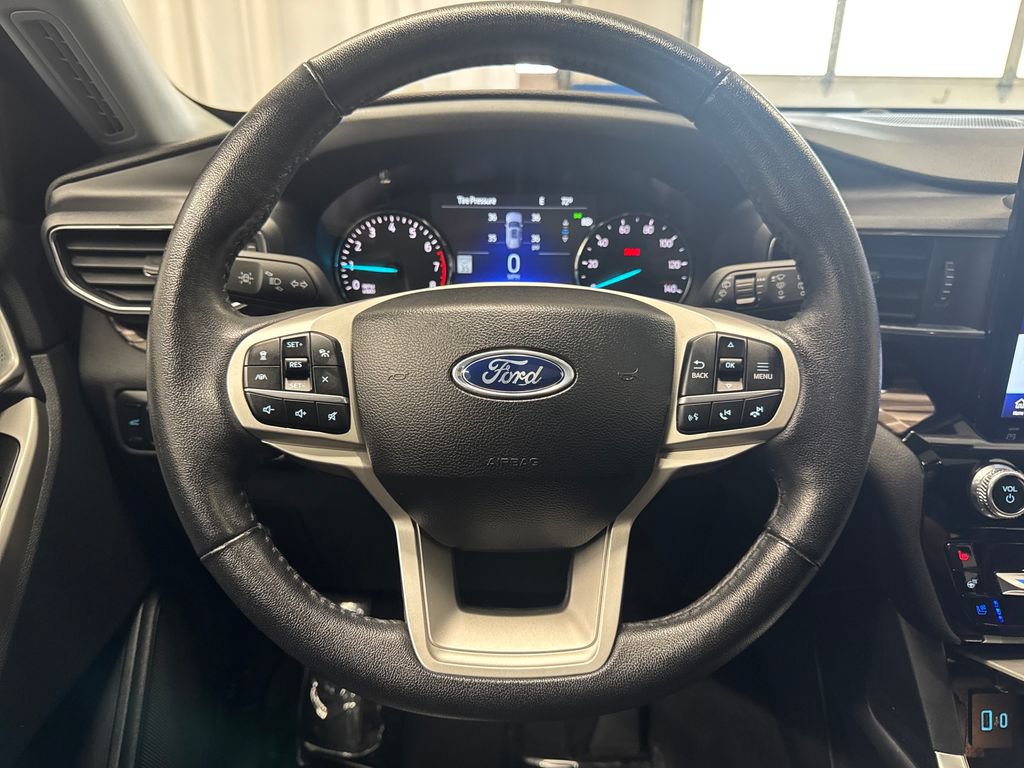 Certified 2024 Ford Explorer Limited w/ Limited Technology Package AWD/4WD image 23