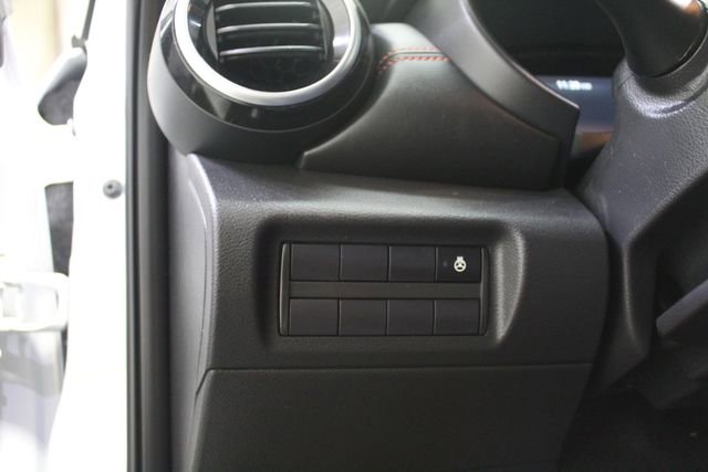 Used 2024 Nissan Kicks SR w/ SR Premium Package FWD image 10