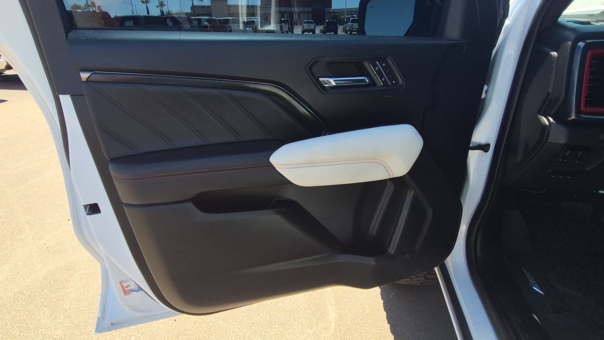 Used 2023 GMC Canyon AT4X w/ Edition 1 AWD/4WD image 12