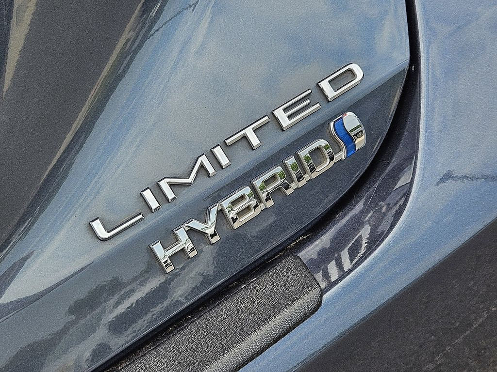 Used 2022 Toyota Avalon Limited FWD image 8