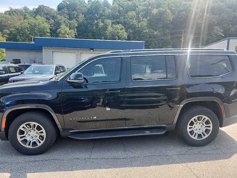 Used 2022 Jeep Wagoneer Series I AWD/4WD image 4