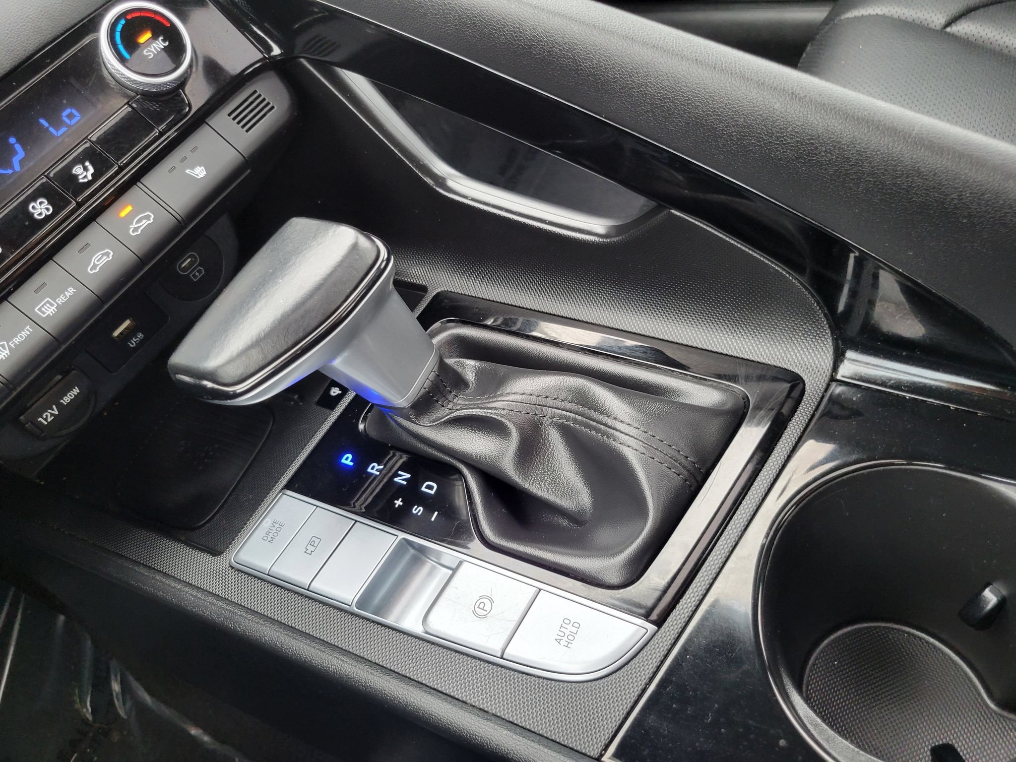 Used 2025 Hyundai Elantra Limited FWD image 23