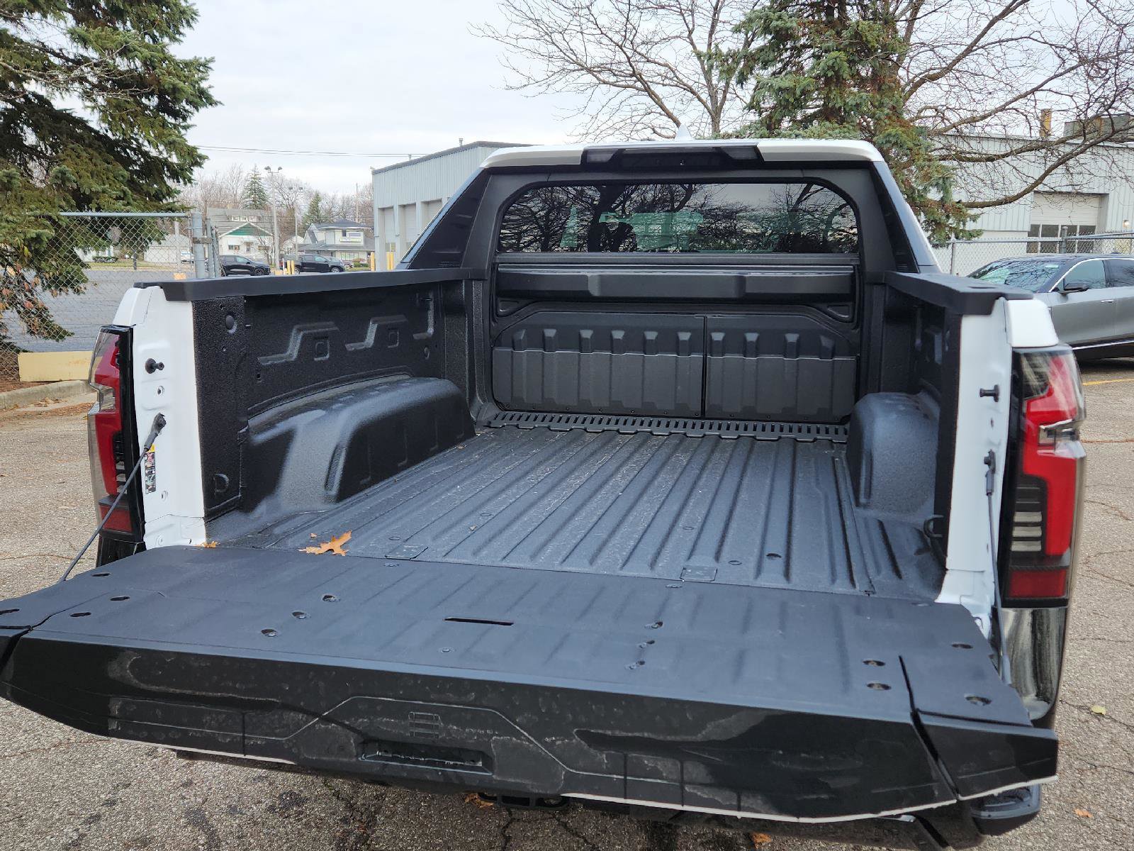 New 2025 Chevrolet Silverado EV RST AWD/4WD image 9