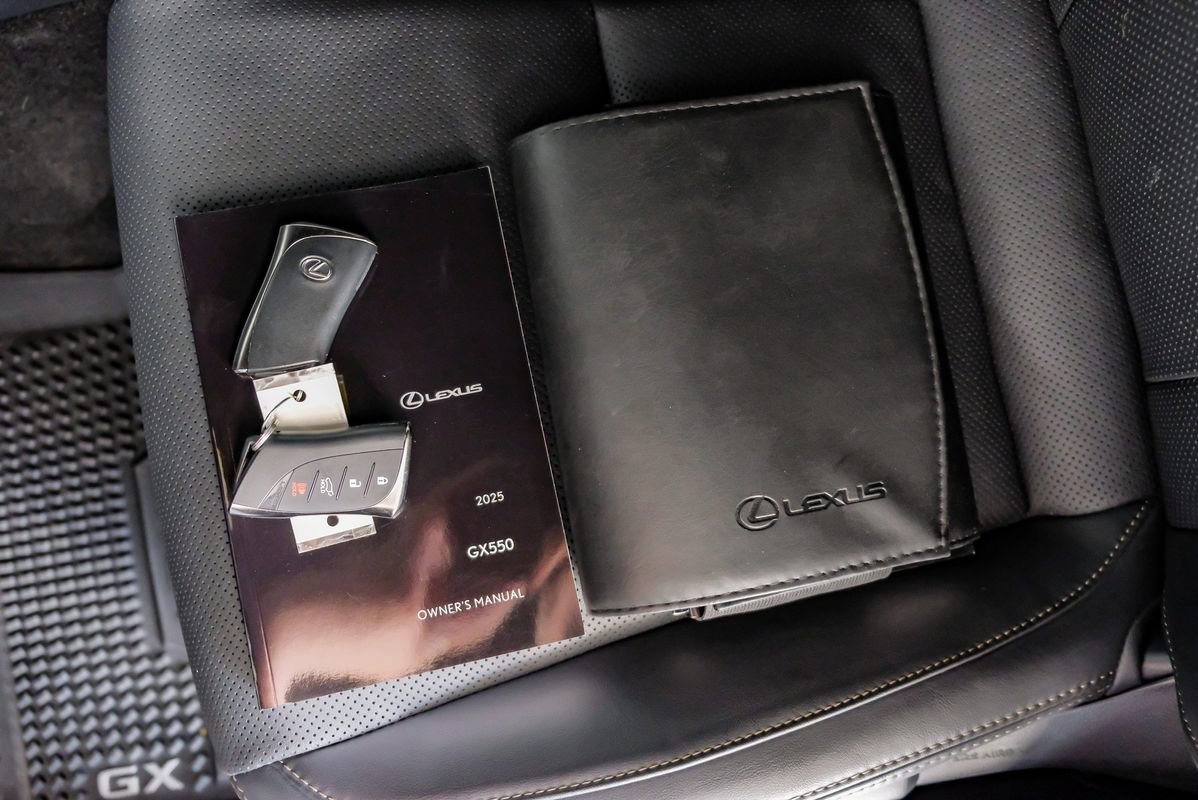 Used 2025 Lexus GX 550 image 63