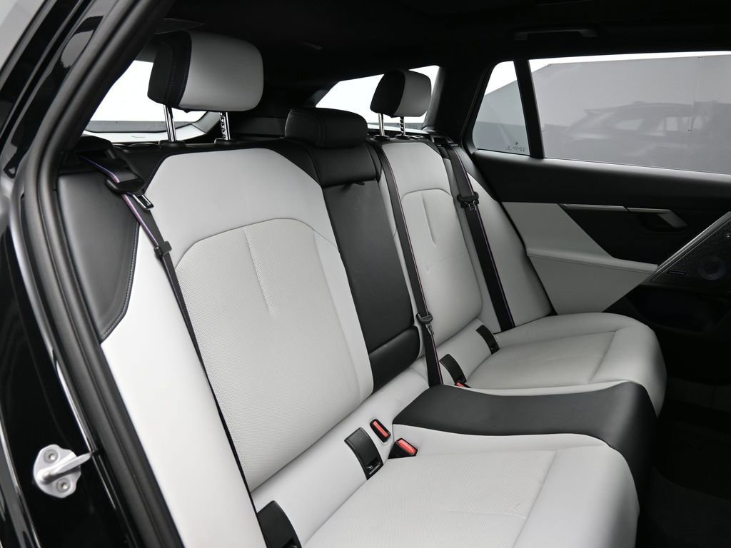 Used 2025 BMW M5 Touring image 29