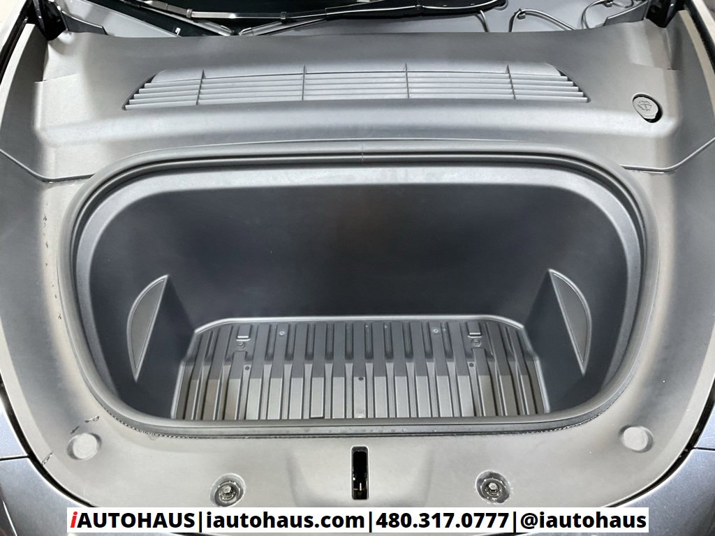 Used 2024 Tesla Model Y Long Range image 10