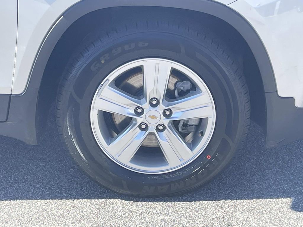 Used 2019 Chevrolet Trax LT w/ LT Convenience Package image 10