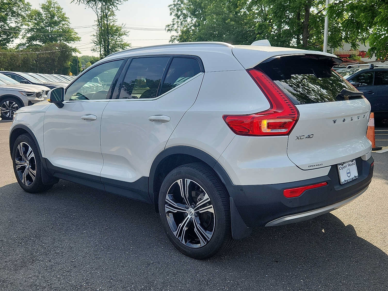 Certified 2022 Volvo XC40 T5 Inscription AWD/4WD image 4
